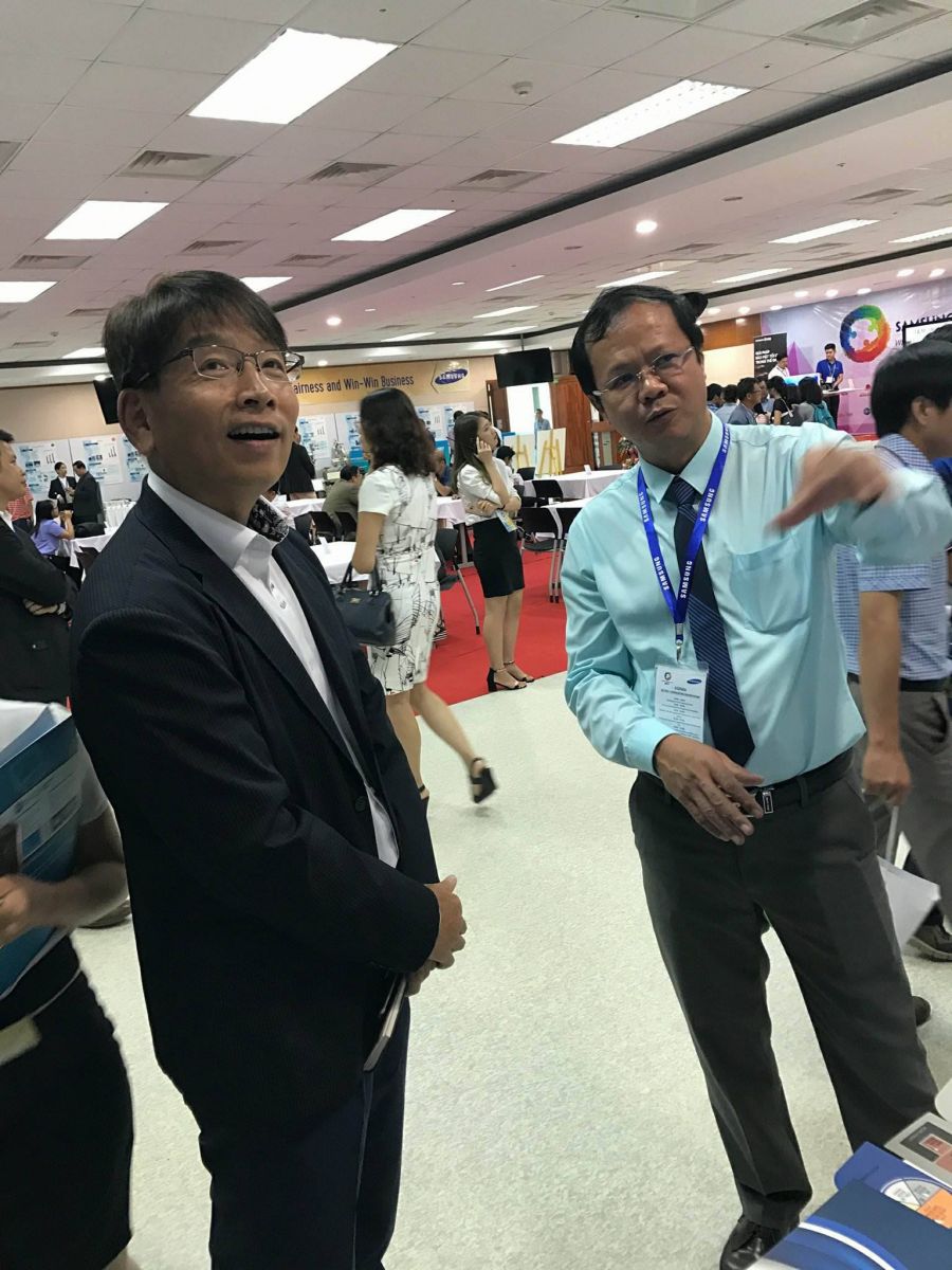 Minh Mẫn tham gia sự kiện 