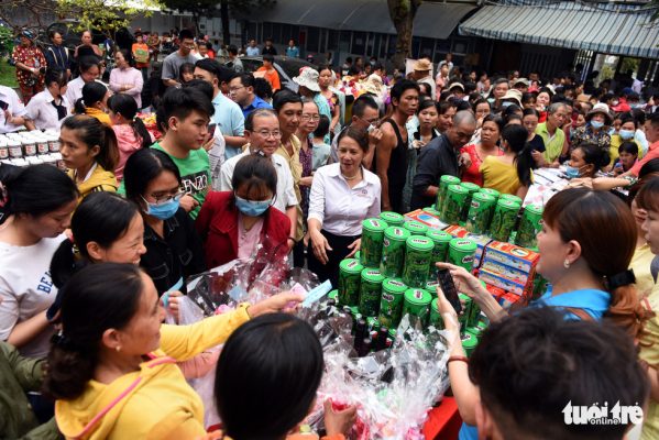 Gian Hàng Cty in Minh Mẫn san sẻ Xuân yêu thương